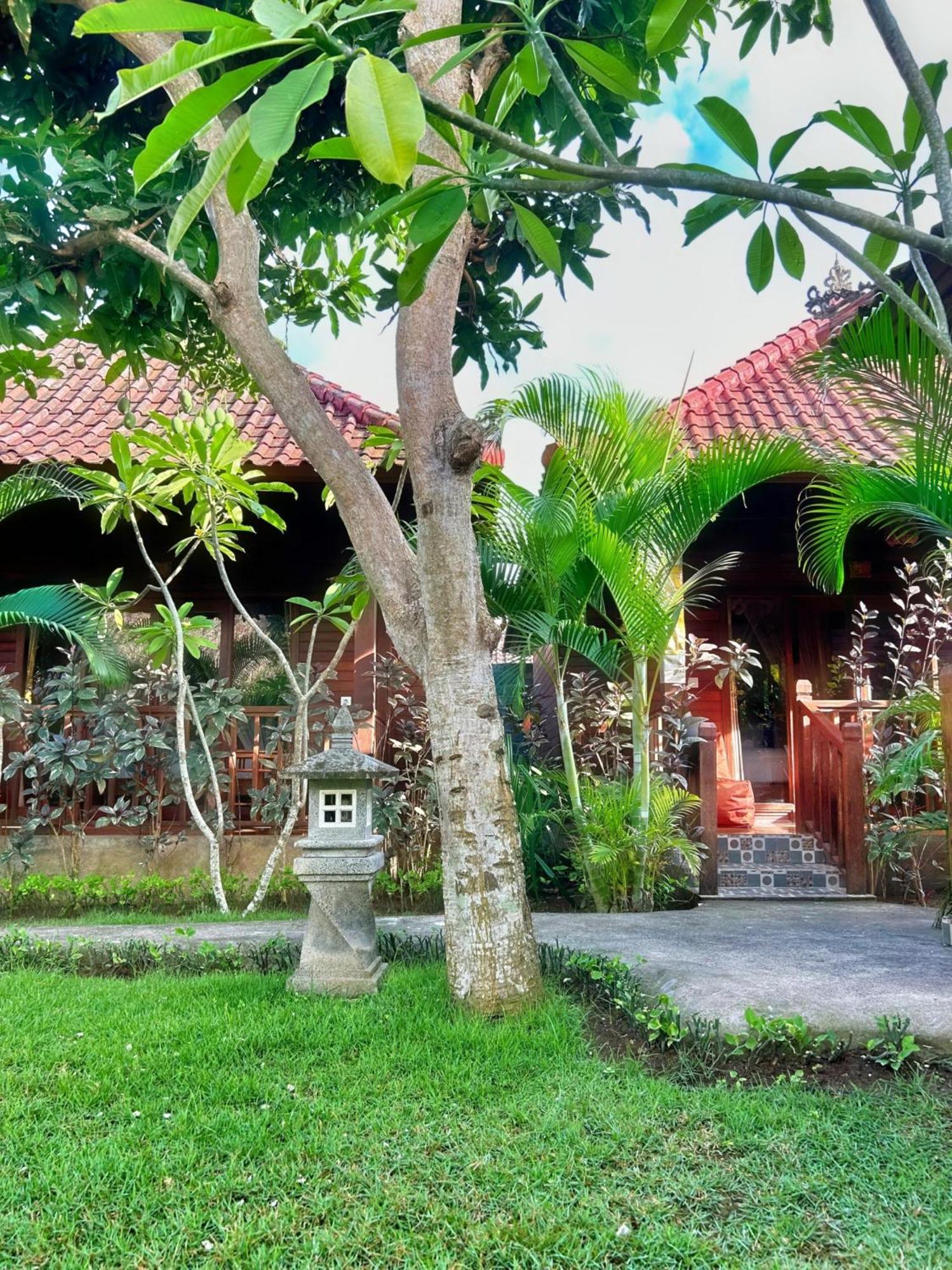 Island Garden Huts Lembongan Bed & Breakfast Exterior foto